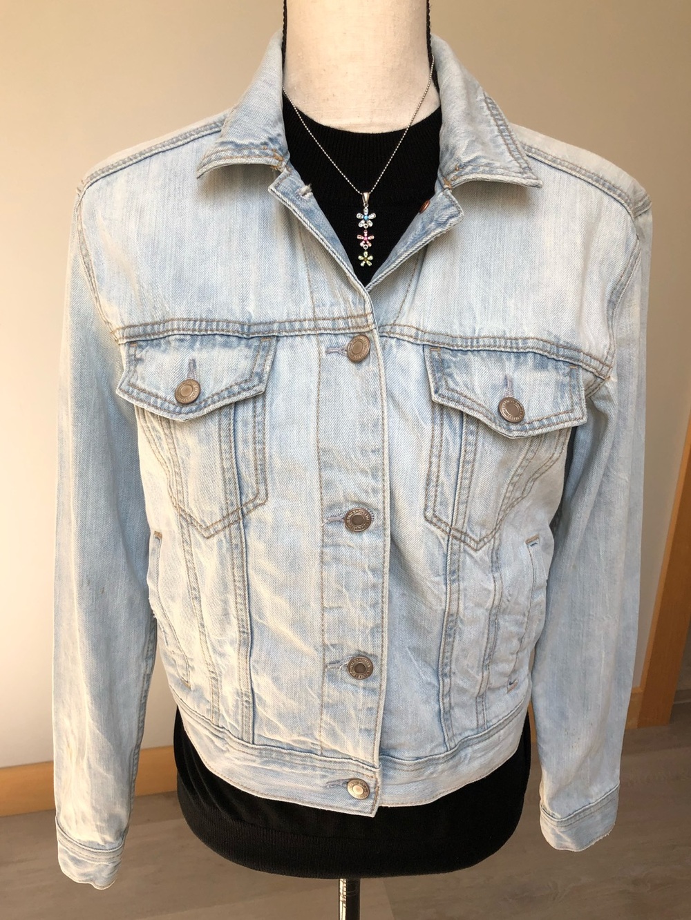 American Eagle Distressed Acid Wash Jean Jacket Size XS